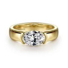 Load image into Gallery viewer, Bara Half Bezel East West Oval Diamond Ring
