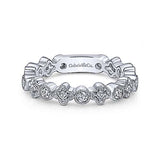 Round & Clover Diamond Milgrain Edged Ring