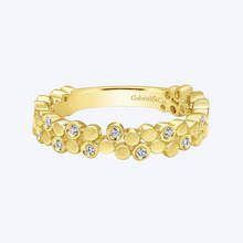 Load image into Gallery viewer, Cluster Bubble Ring Band with Diamond Stations
