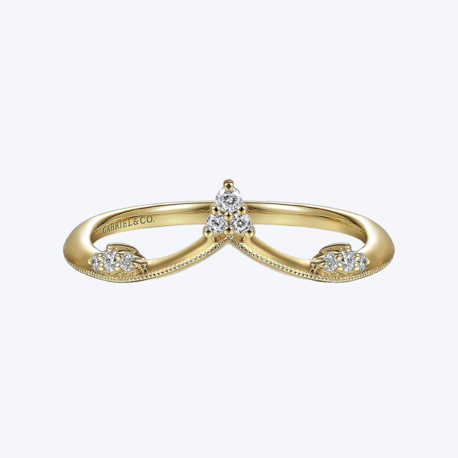 Curved Diamond V Ring