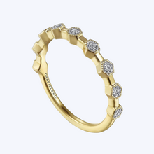 Load image into Gallery viewer, Diamond Station Ring
